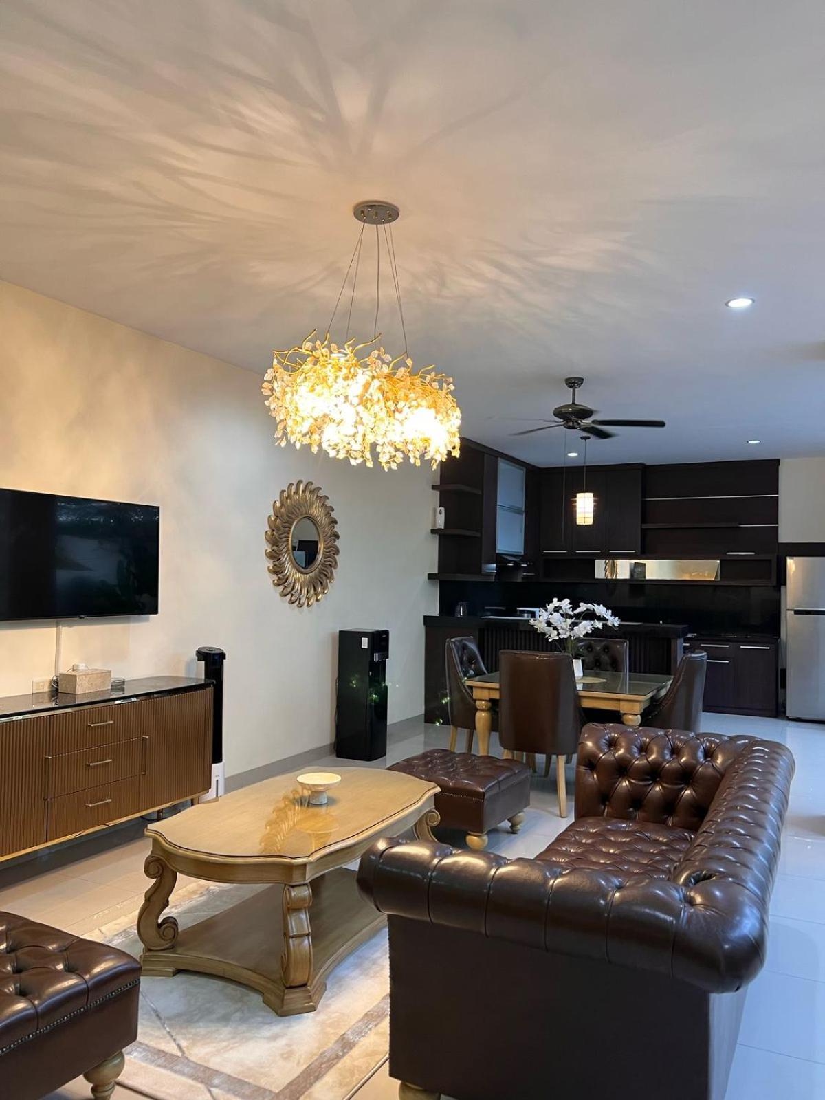 Avi Villa