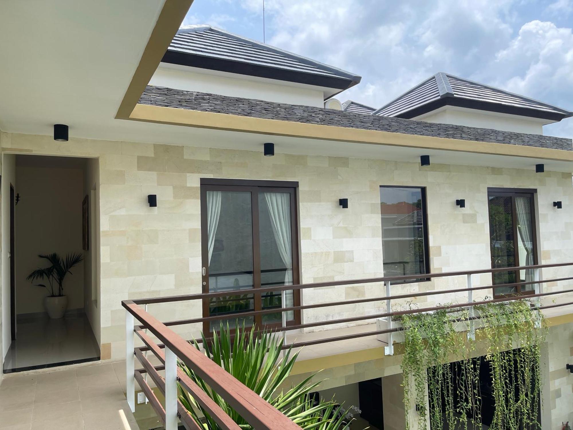 Avi Villa